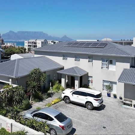 Bentley'S Guesthouse Bloubergstrand Esterno foto