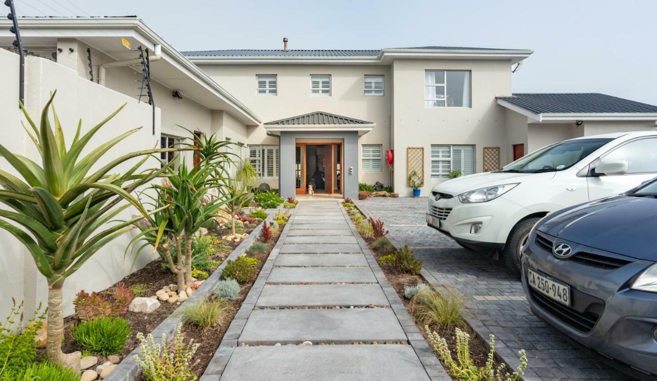 Bentley'S Guesthouse Bloubergstrand Esterno foto